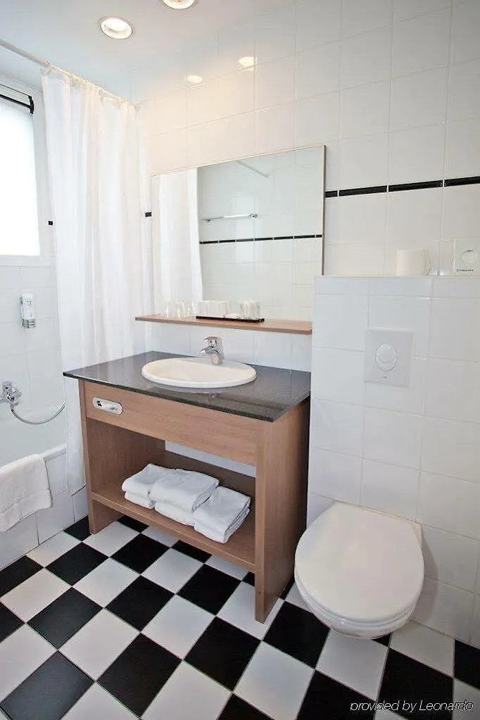 Theater Hotel Anversa 4*,  Belgio